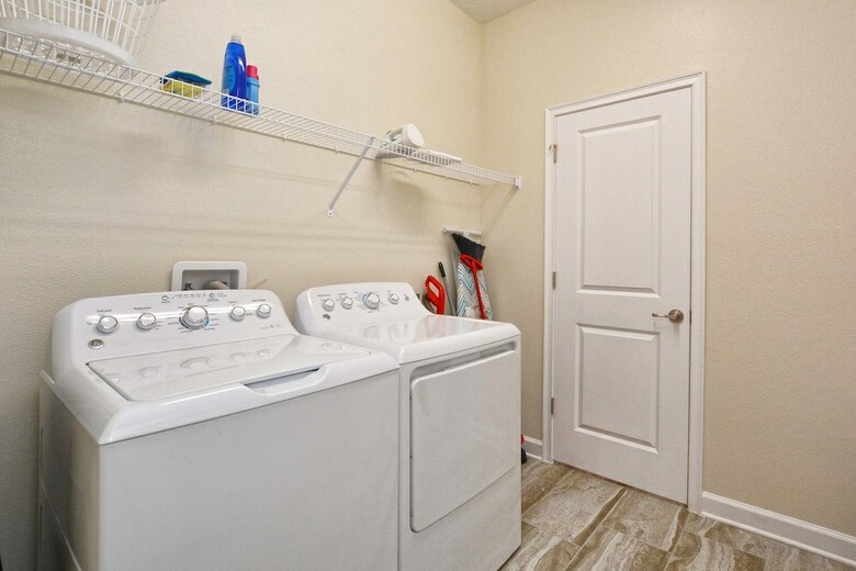 Storey Lake-5 Bedroom Pool Home-1663st