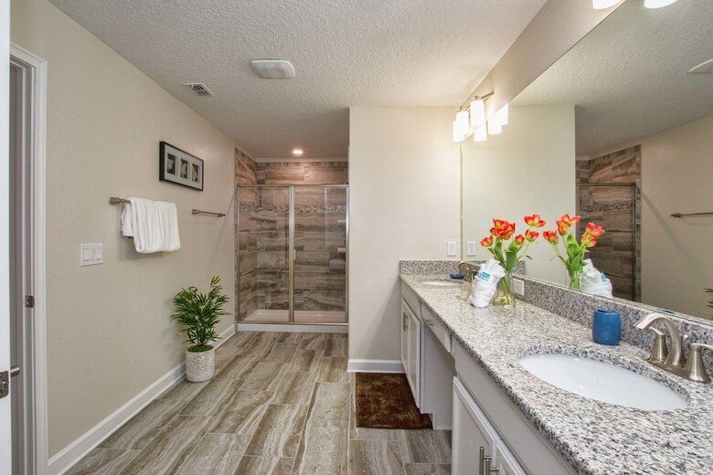 Storey Lake-5 Bedroom Pool Home-1663st