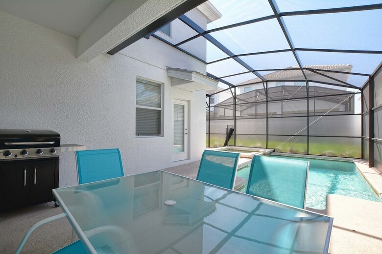 Storey Lake-5 Bedroom Pool Home-1663st