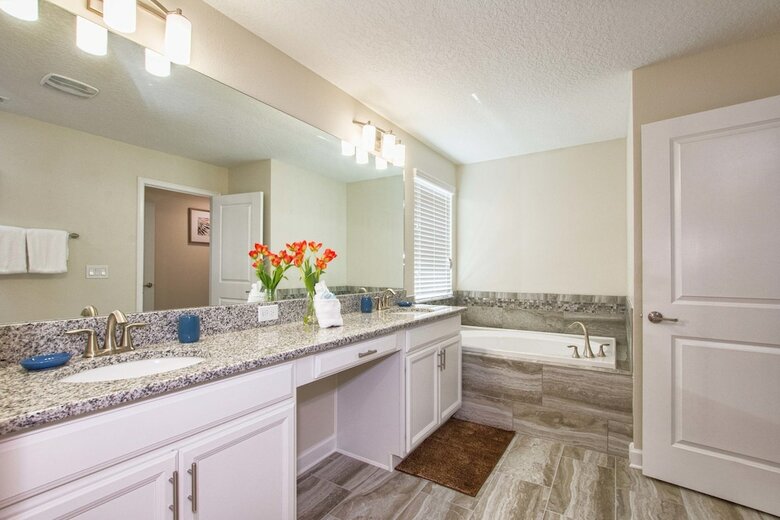 Storey Lake-5 Bedroom Pool Home-1663st
