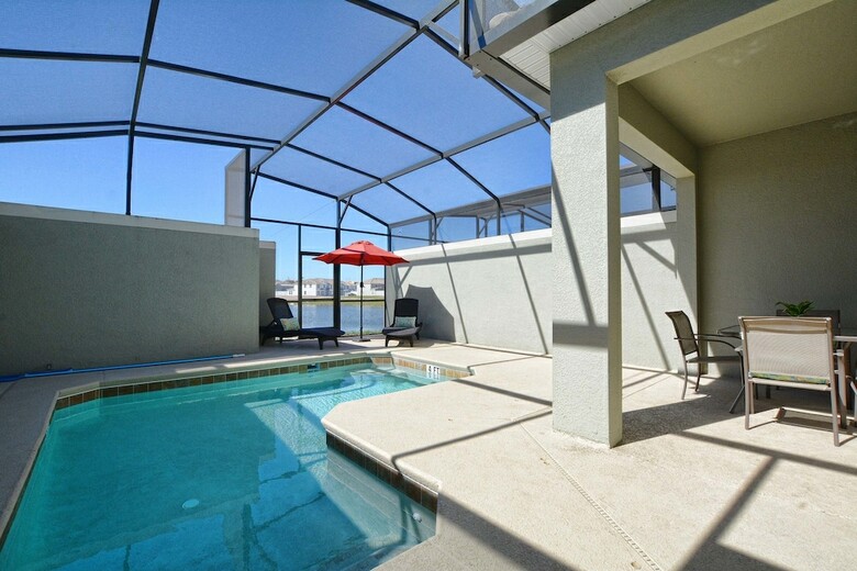 Storey Lake-4 Bedroom Townhome W/splashpool-1625st