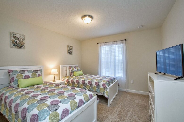 Storey Lake-4 Bedroom Townhome W/splashpool-1625st
