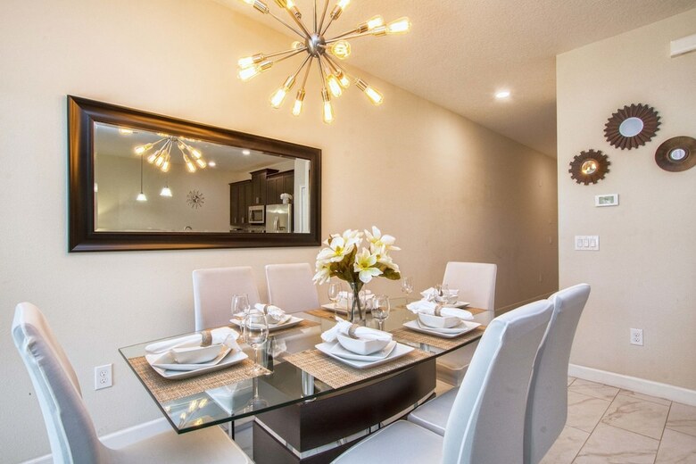 Storey Lake-4 Bedroom Townhome W/splashpool-1625st