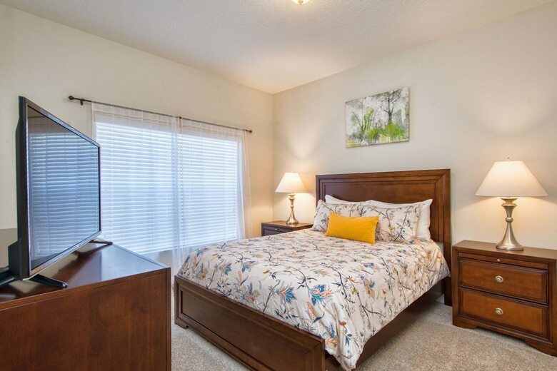 Storey Lake-4 Bedroom Townhome W/splashpool-1625st