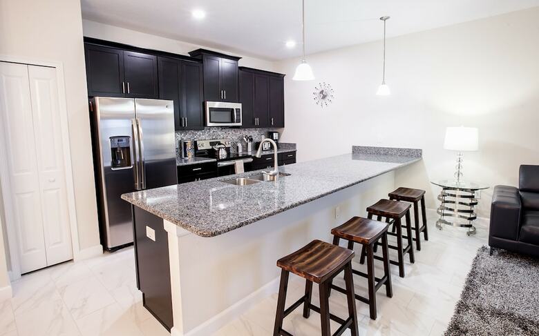 Storey Lake-4 Bedroom Townhome W/splashpool-1625st