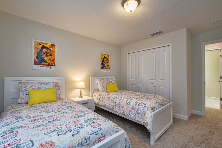 Storey Lake-4 Bedroom Townhome W/splashpool-1625st