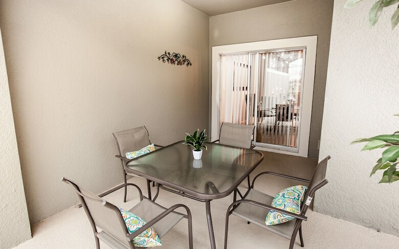 Storey Lake-4 Bedroom Townhome W/splashpool-1625st