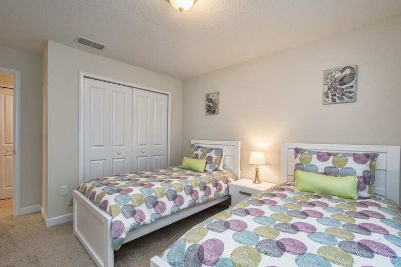 Storey Lake-4 Bedroom Townhome W/splashpool-1625st