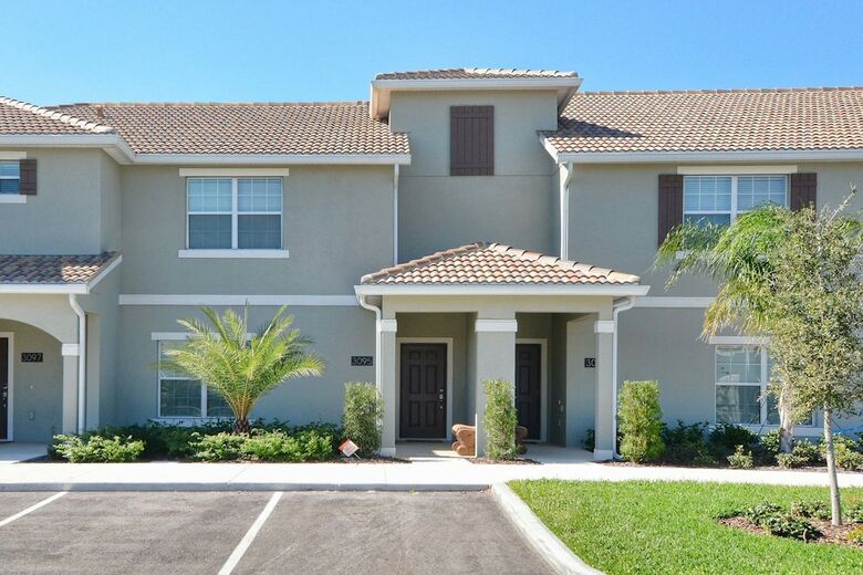 Storey Lake-4 Bedroom Townhome W/splashpool-1625st