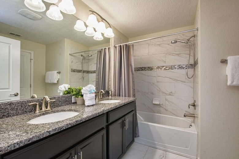 Storey Lake-4 Bedroom Townhome W/splashpool-1625st