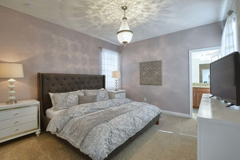 Storey Lake-5 Bedrooms Home W/pool-1650st