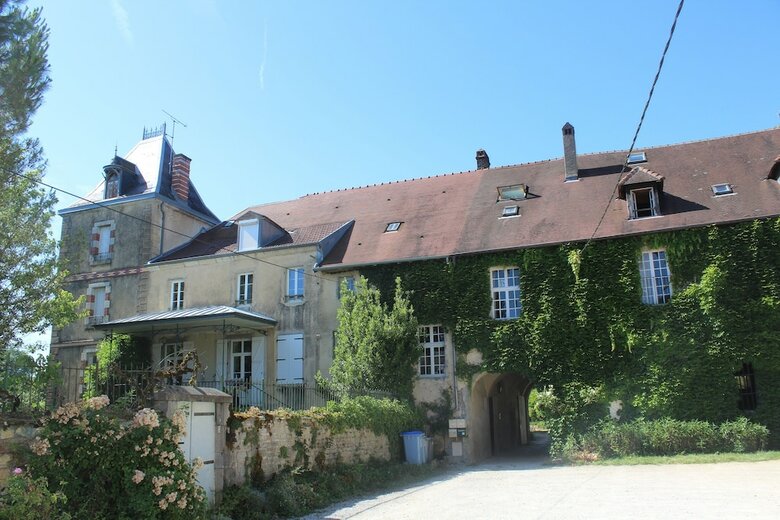 G�te Du Ch�teau de Feschaux