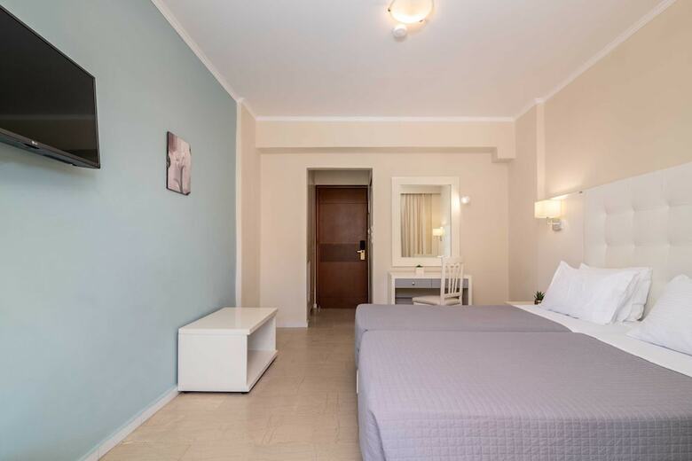 Hotel Karras Grande Resort