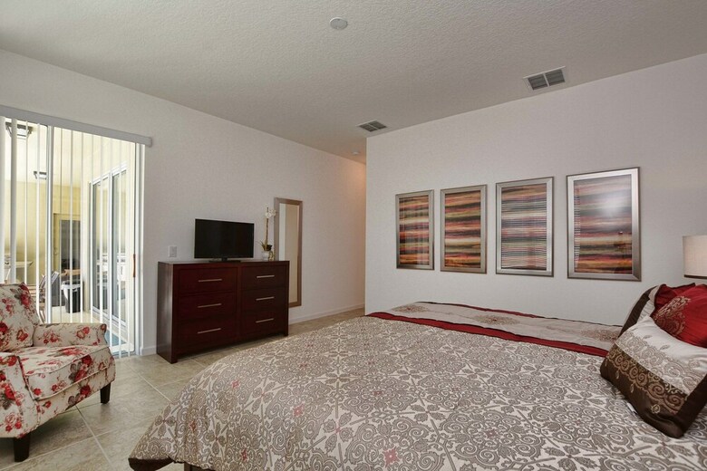 Solterra - 5 Bedrooms House W/pool-7029sr