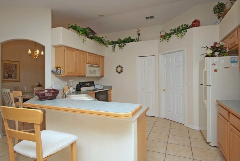 Greater Groves - 5 Bedrooms House W/pool-5202gg