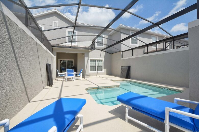 Storey Lake- 4 Bedroom Townhome W/spashpool-1616st