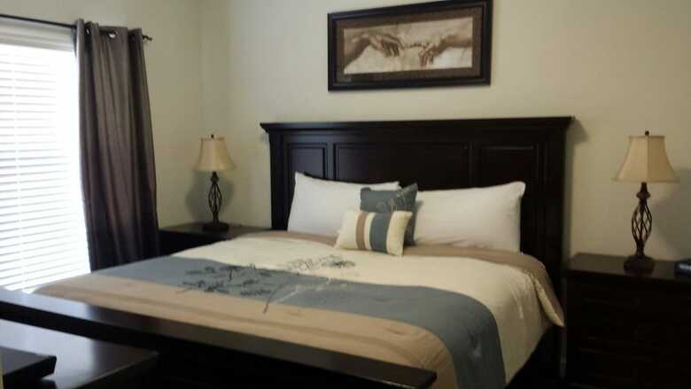 Storey Lake- 4 Bedroom Townhome W/spashpool-1616st