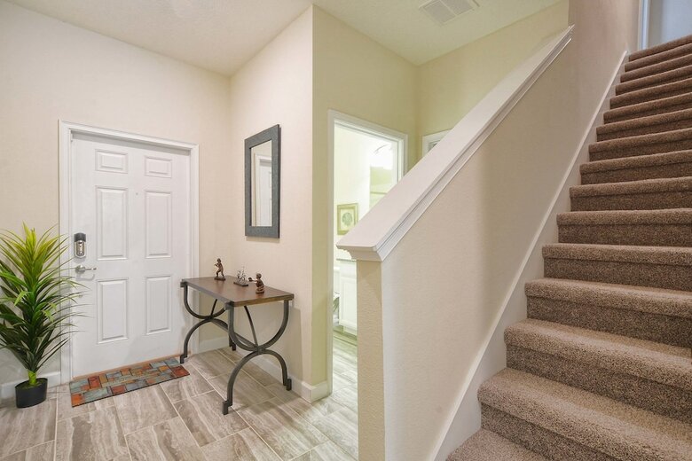 Storey Lake- 4 Bedroom Townhome W/spashpool-1616st