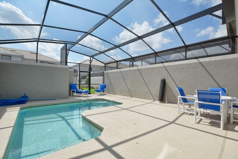 Storey Lake- 4 Bedroom Townhome W/spashpool-1616st