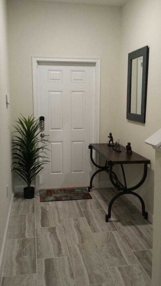 Storey Lake- 4 Bedroom Townhome W/spashpool-1616st