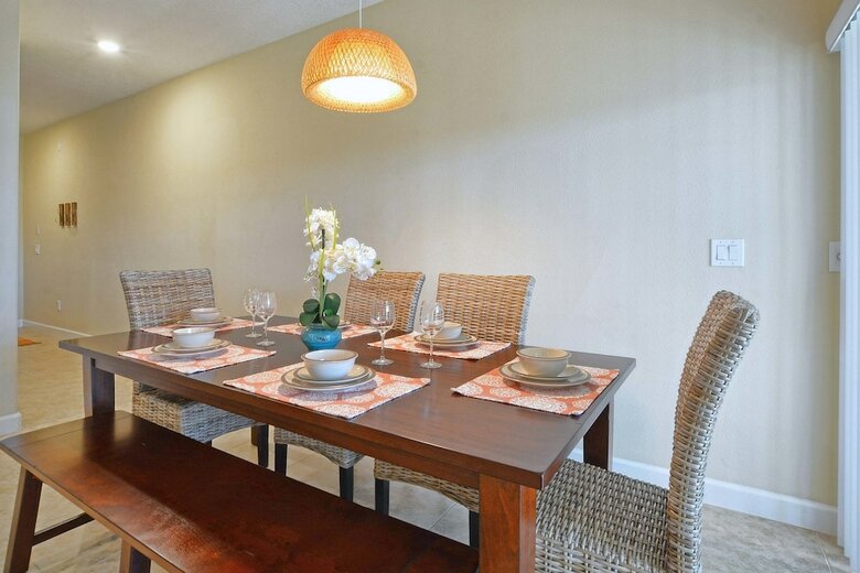 Storey Lake-4 Bedroom Townhome W/splashpool-1610st