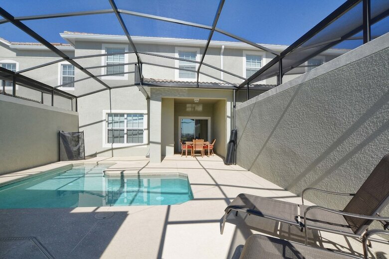 Storey Lake-4 Bedroom Townhome W/splashpool-1610st