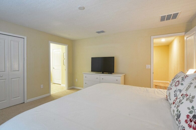 Storey Lake-4 Bedroom Townhome W/splashpool-1610st