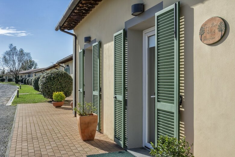 Residencia Eden Park Resort