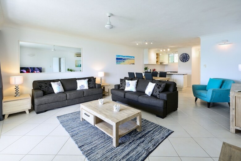 Beach Front Lagoon Lodge Apartments
