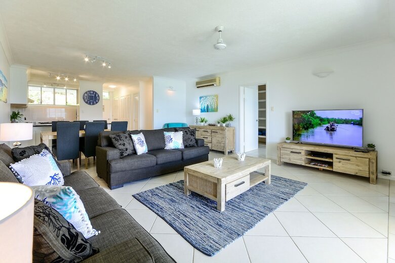 Beach Front Lagoon Lodge Apartments