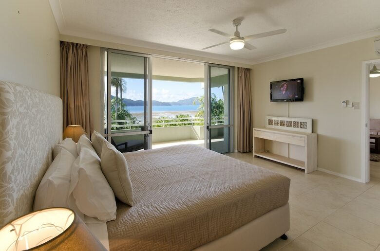 Beach Front Lagoon Lodge Apartments