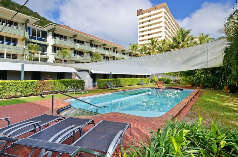 Beach Front Lagoon Lodge Apartments