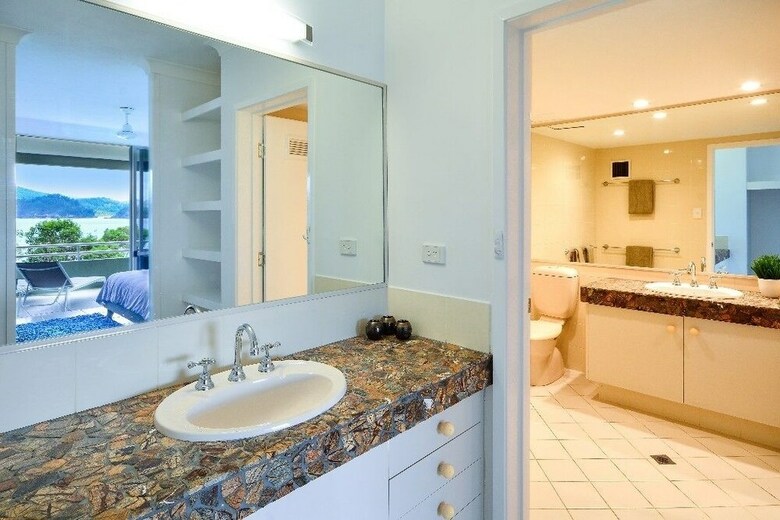 Beach Front Lagoon Lodge Apartments