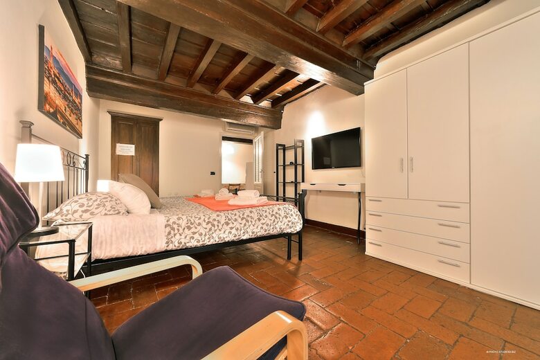 Wine Apartments Florence Ciliegiolo