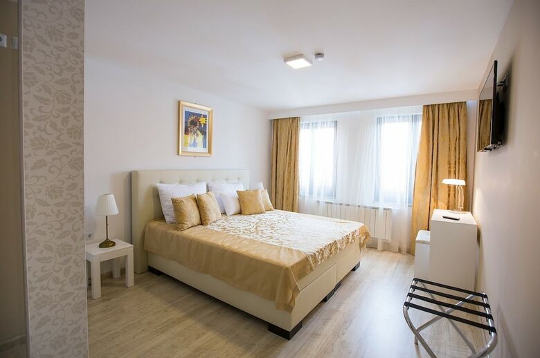 Heartland City Hotel