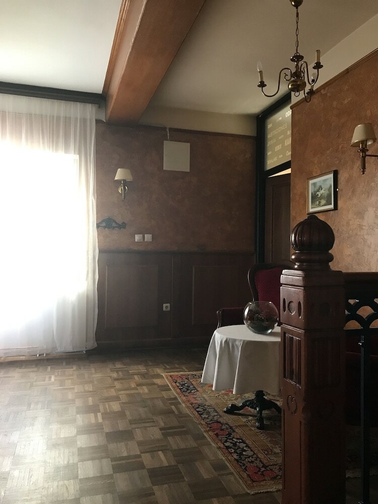 Heartland City Hotel