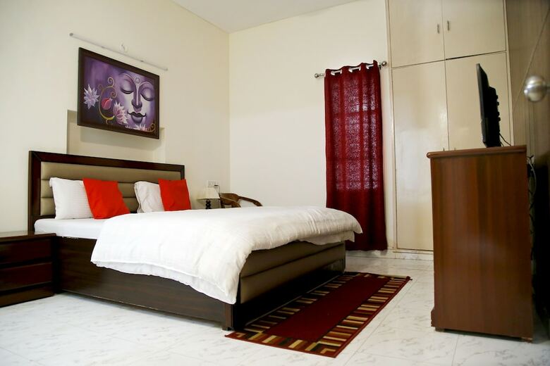 Hotel Maplewood Guest House