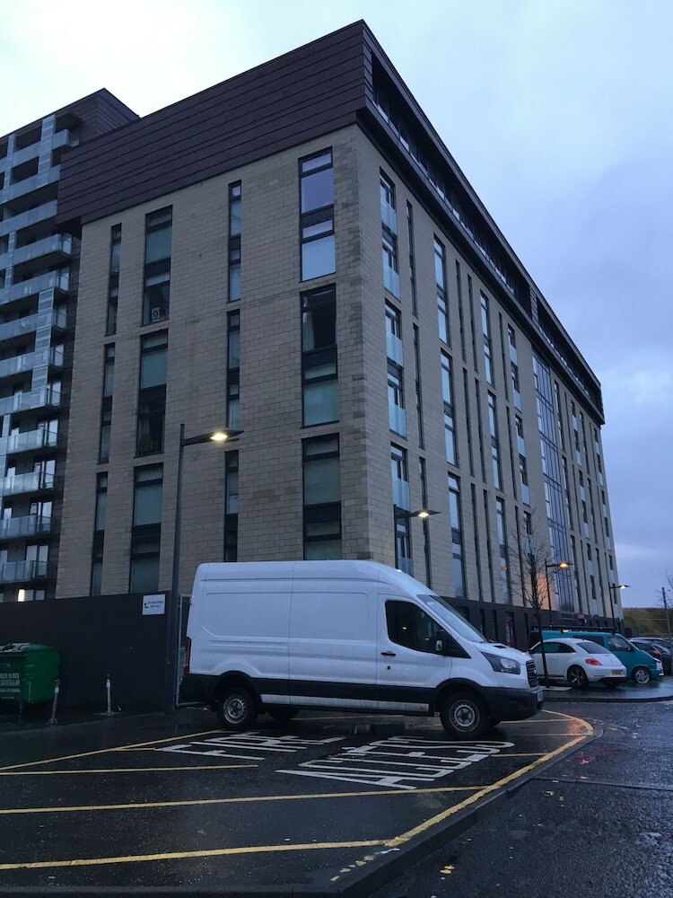 Glasgow Harbour Apartment