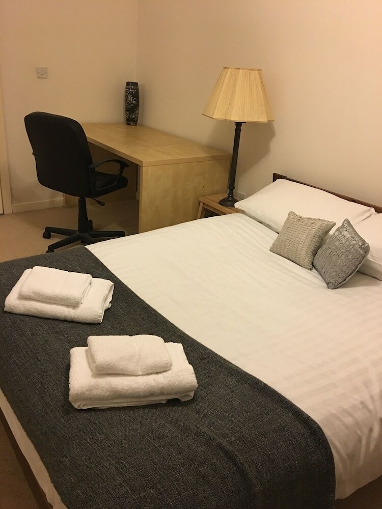 Glasgow Harbour Apartment