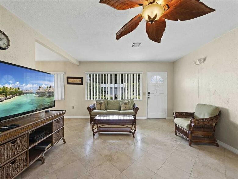 Egret Beach House - Two Bedroom Home