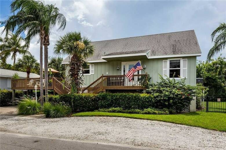 Miramar 124 Upper Unit - Two Bedroom Home