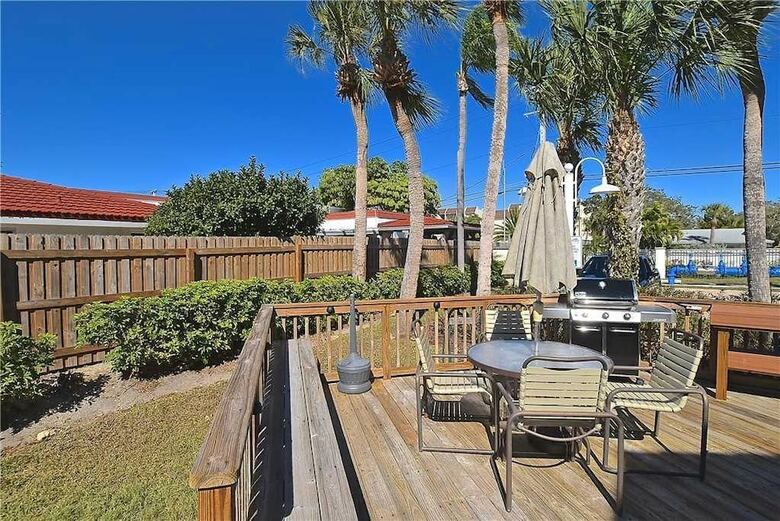 Siesta Dunes Beach 201 - Two Bedroom Condo