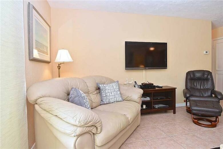 Jamaica Royale 101 - Two Bedroom Condo