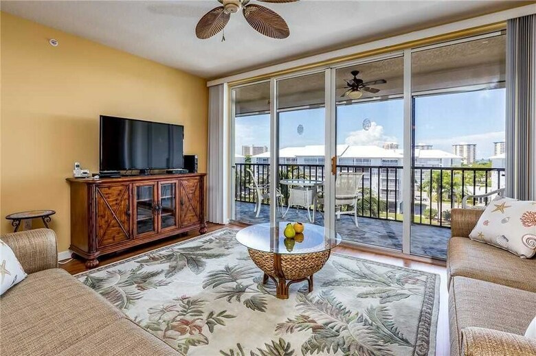 Hibiscus Pointe 342 - Two Bedroom Condo