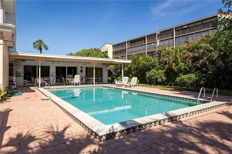 Uss Gulf Breeze Beach - Five Bedroom Home
