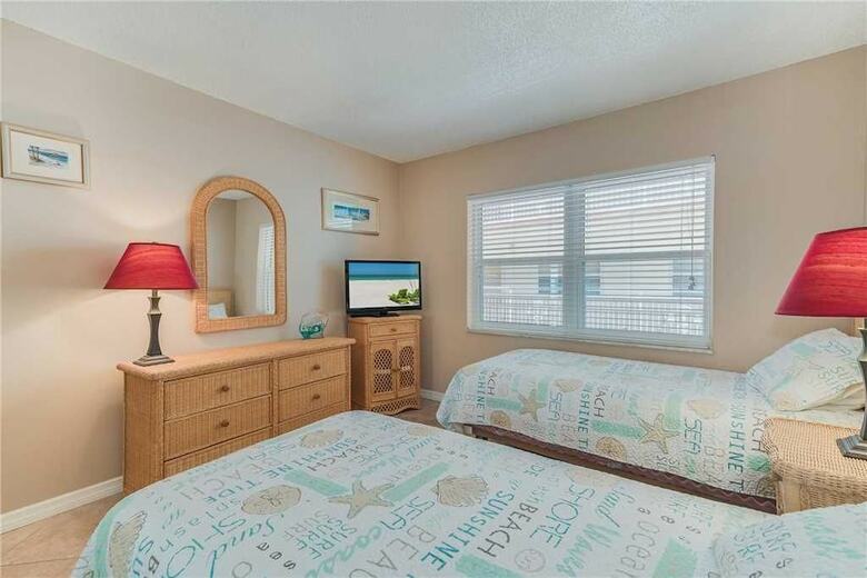 Madeira Norte 206 - Two Bedroom Condo