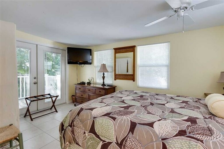 Tropical Paradise Manor - Four Bedroom Home