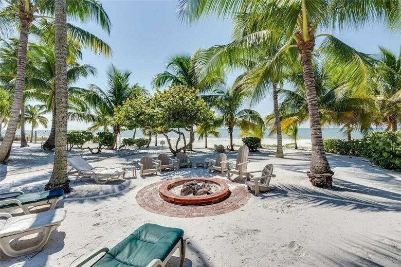 Tropical Paradise Manor - Four Bedroom Home