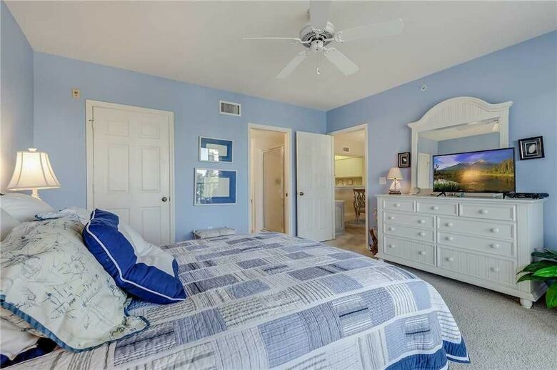 Hibiscus Pointe 733 - Two Bedroom Condo
