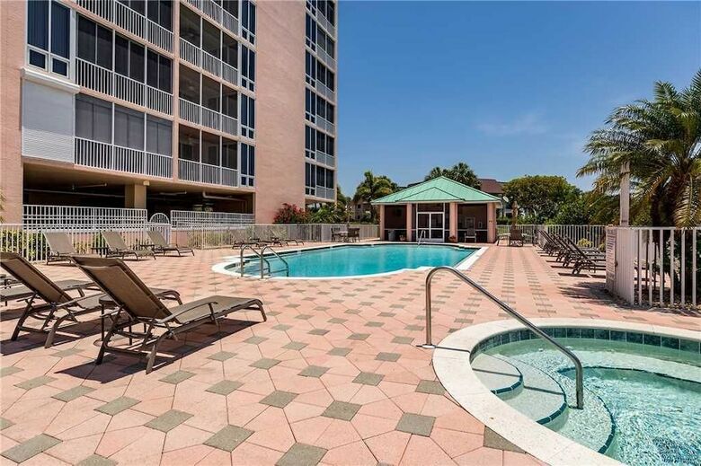 Palm Harbor 702e - Two Bedroom Condo